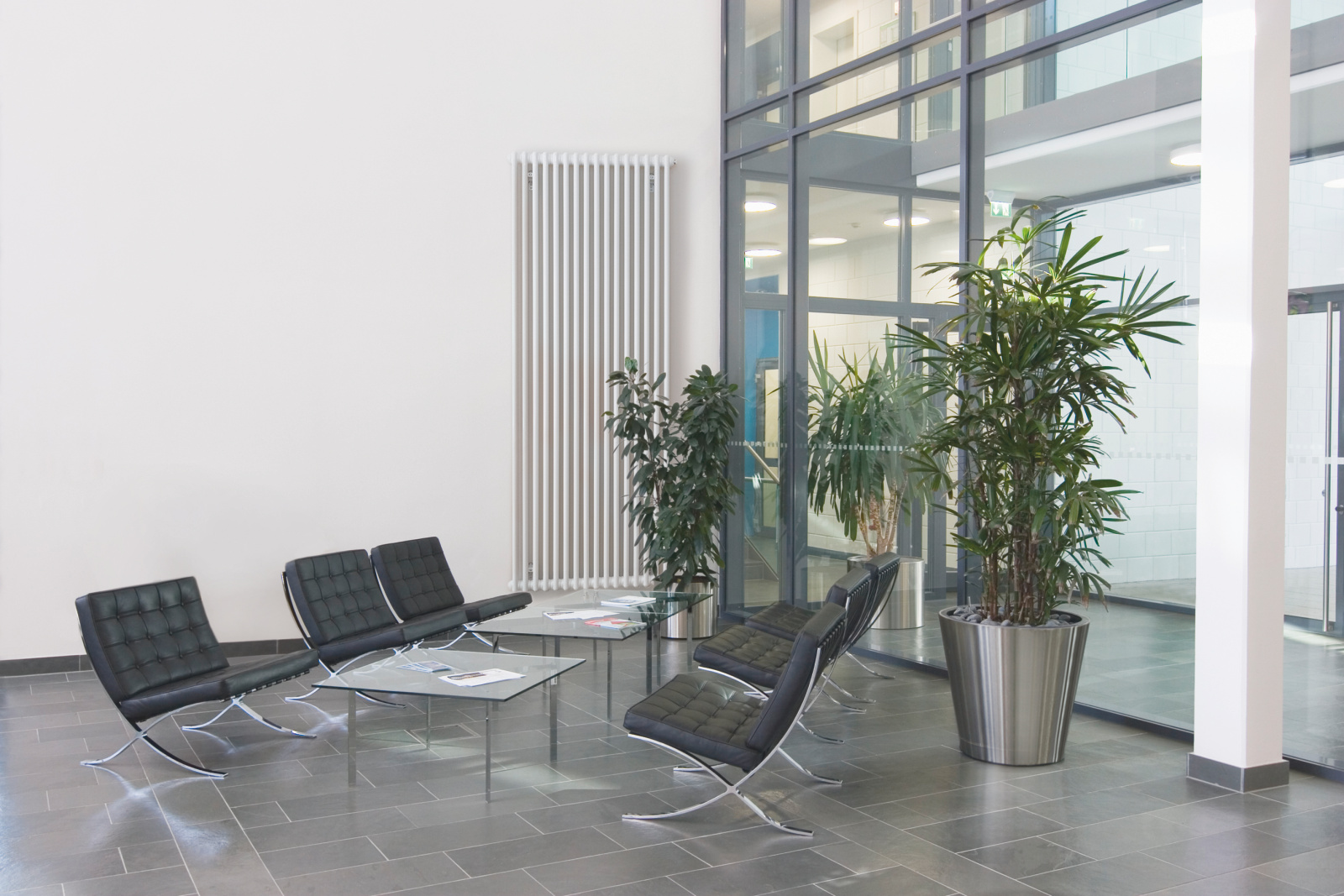 Rendering Zehnder Charleston Decorative radiator Front view